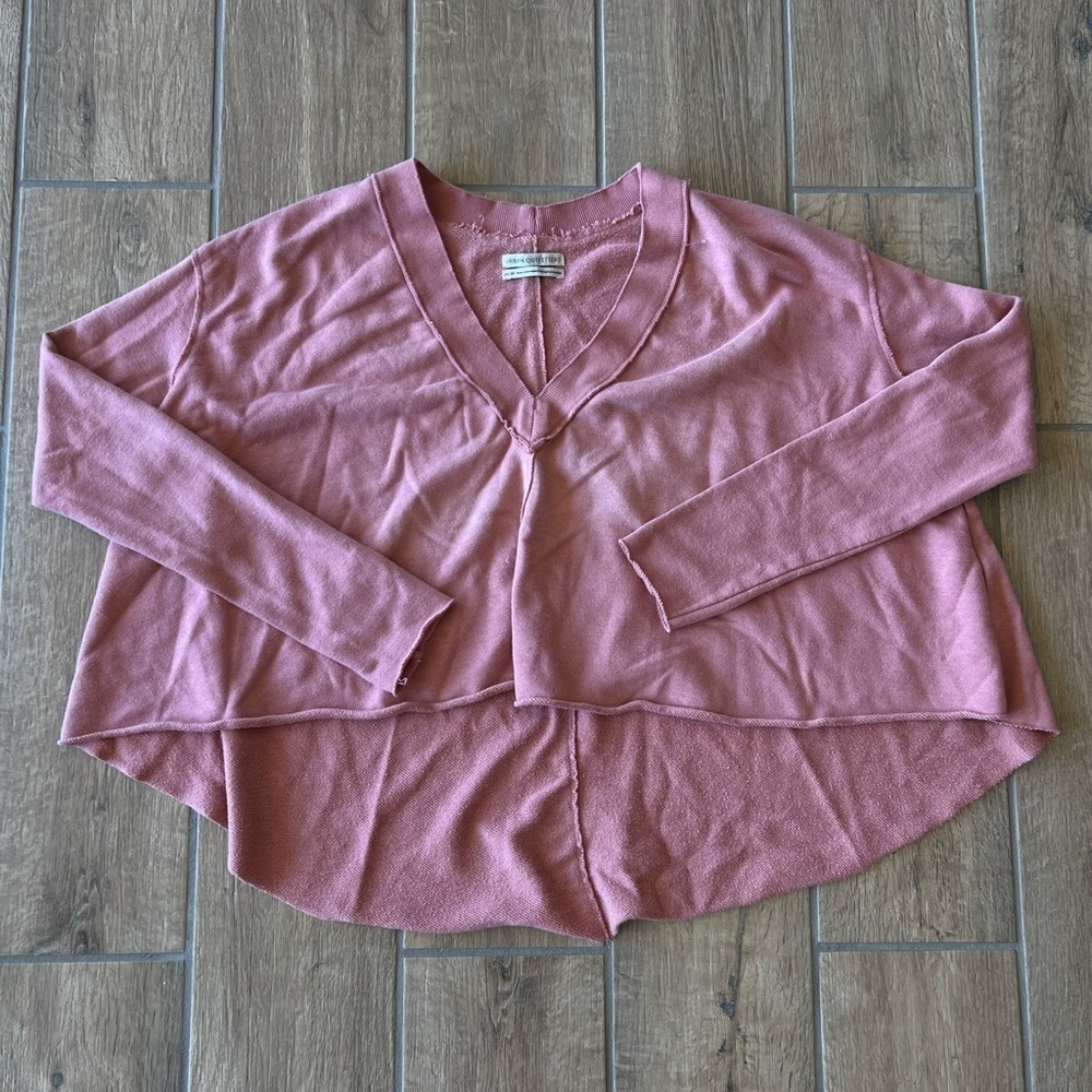 Urban Outfitters Women’s Pink‎ Cropped Sweater Size XS